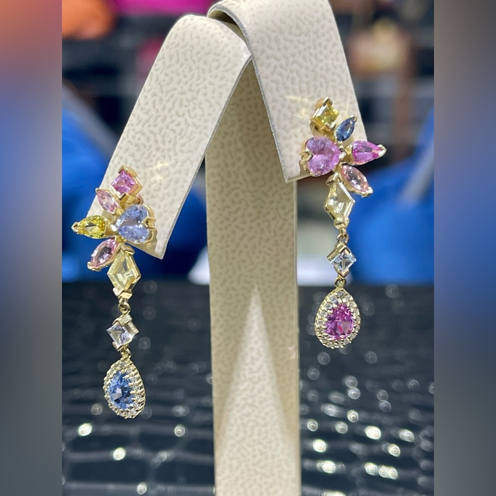 Stunning Multicolored Sapphires & Diamonds earrings in 18k